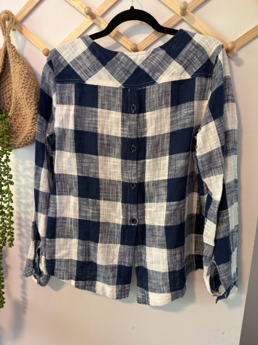 Anthropologie Cloth & Stone Blouse Linen Blend‎ M Navy Blue White Buffalo Plaid - Picture 10 of 10